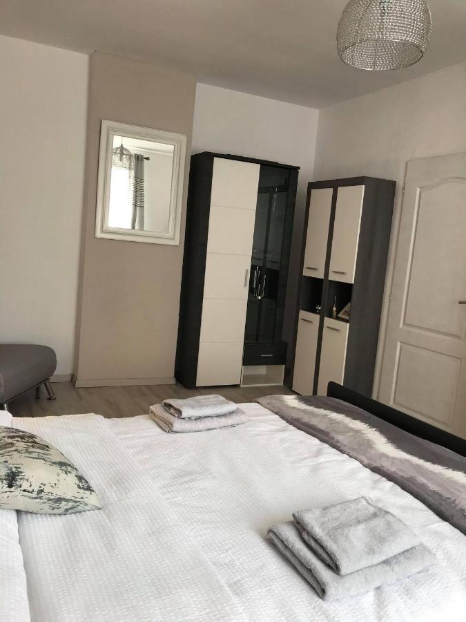 Mcm Studio Apartment ซีบิว ภายนอก รูปภาพ